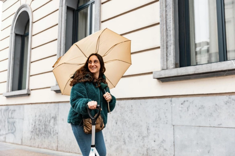 Stijlvol gekleed gaan in de regen? Zo kan het